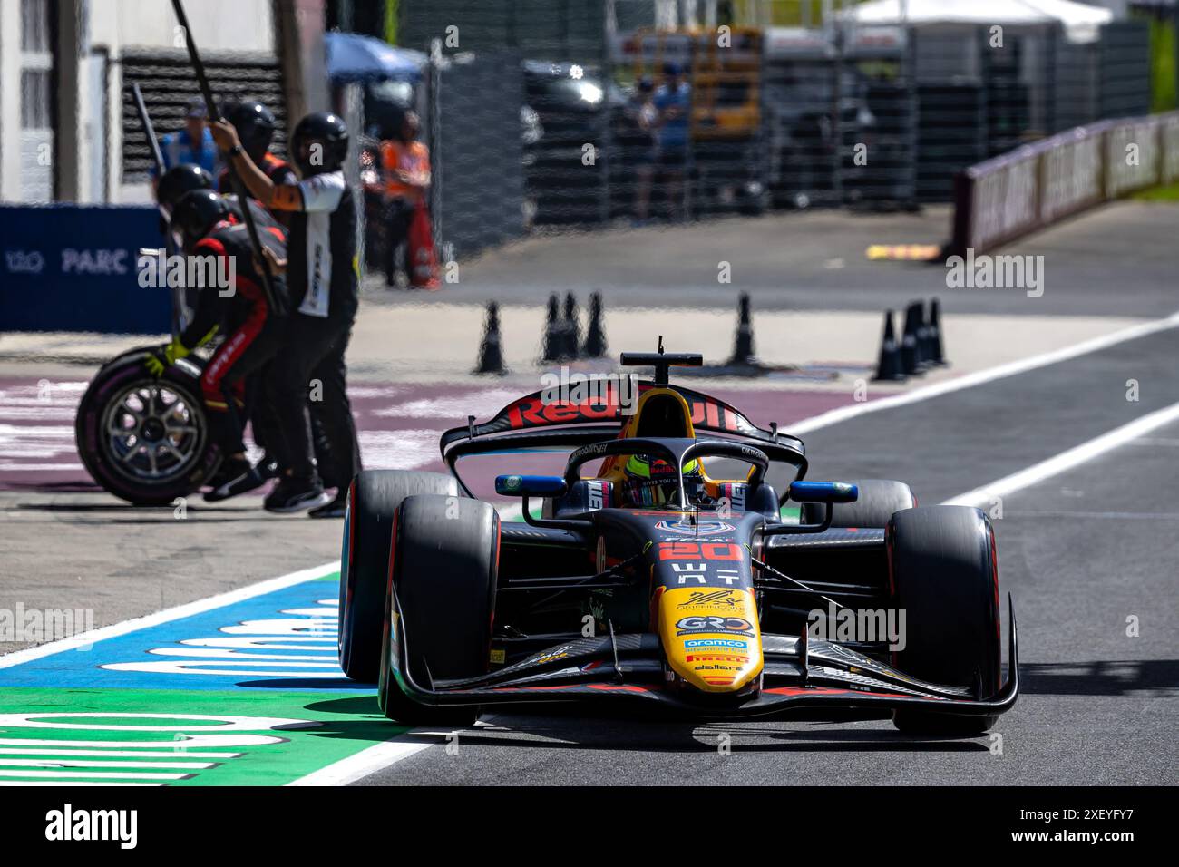 20 HADJAR Isack (fra), Campos Racing, Dallara F2 2024, Action-Boxenstopp während der 7. Runde der FIA Formel-2-Meisterschaft 2024 vom 28. Bis 30. Juni 2024 auf dem Red Bull Ring in Spielberg, Österreich Stockfoto