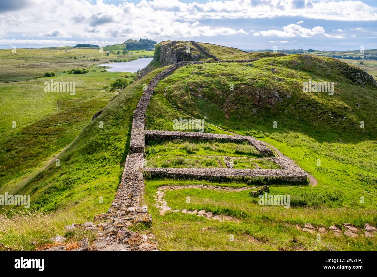 Blick nach Osten in Richtung Milecastle 39 - Hadrian's Wall, Northumberland, England. Stockfoto