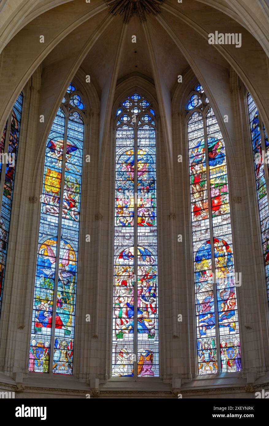 Buntglas der mittelalterlichen Sainte-Chapelle de Vincennes Stockfoto