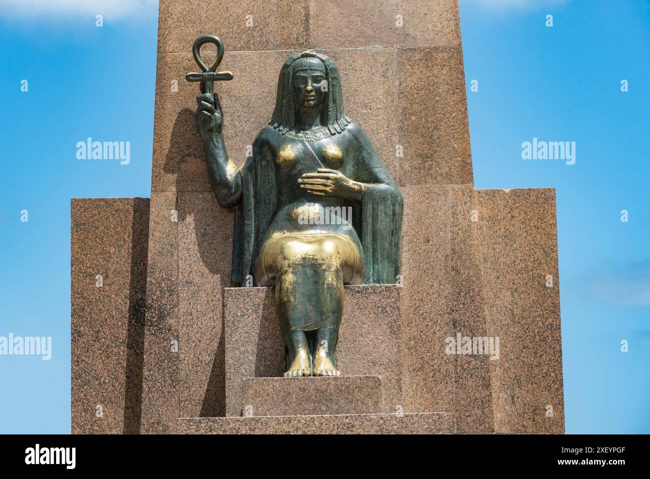 Statue von Hypatia, einem neplatonistischen Philosophen, Astronomen und Mathematiker, der in Alexandria, Ägypten, damals Teil des Oströmischen Reiches, lebte. Stockfoto