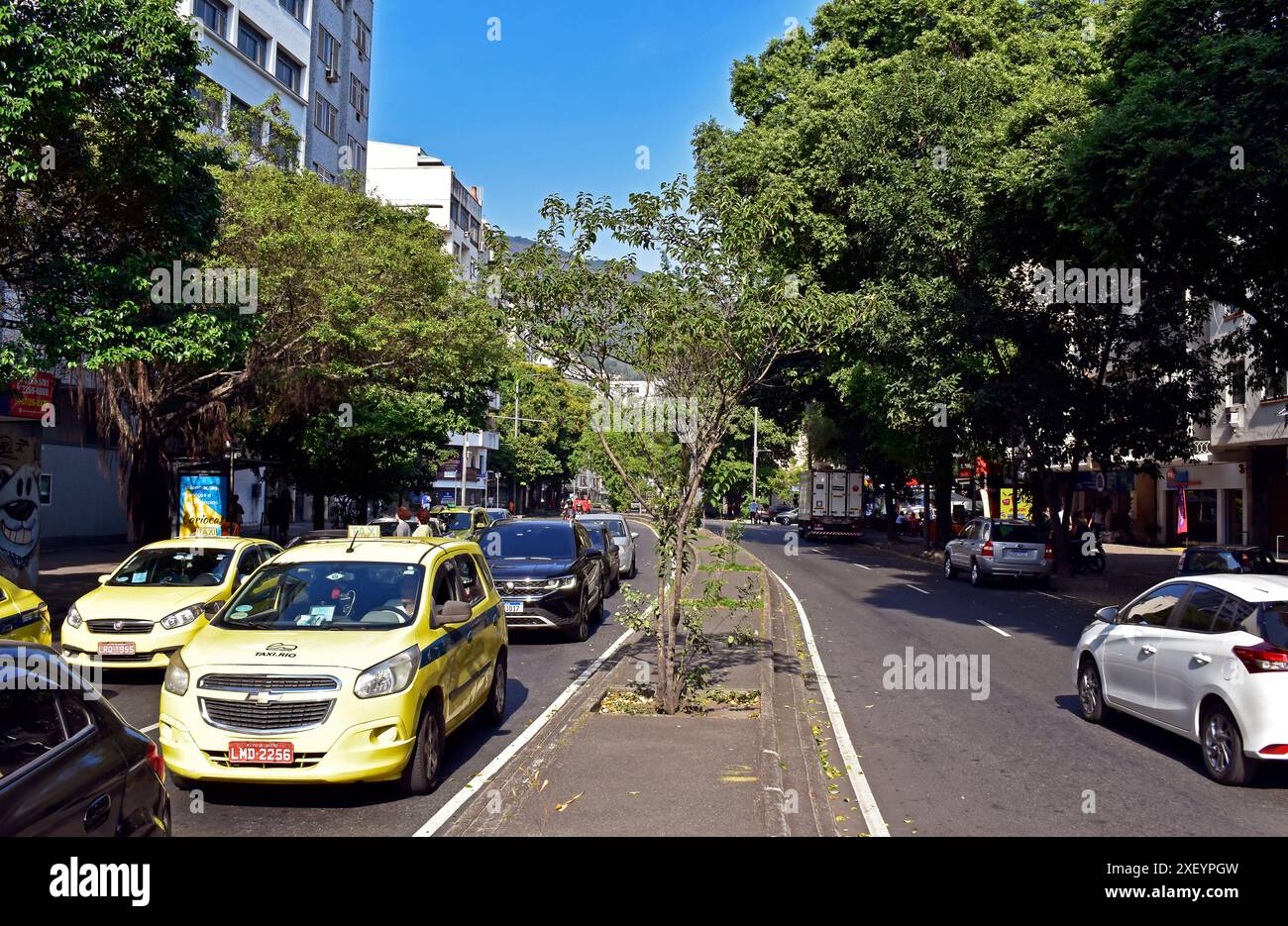 RIO DE JANEIRO, BRASILIEN - 29. Juni 2024: Blick auf die Straße von Conde de Bonfim auf Tijuca Stockfoto