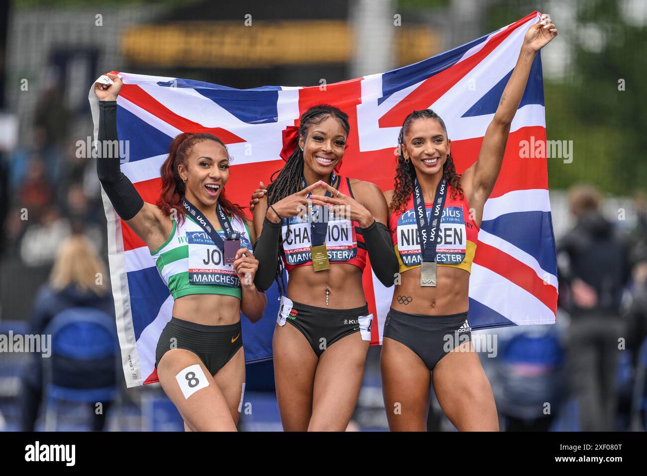 Manchester, Großbritannien. 30. Juni 2024. Yemi Mary John, Amber Anning und Laviai Nielsen auf dem Podium für das 400 m lange Frauenfinale während der Microplus UK Leichtathletik Championships Day 2 in der Manchester Regional Arena, Manchester, Großbritannien, 30. Juni 2024 (Foto: Craig Thomas/News Images) in Manchester, Großbritannien am 30.06.2024. (Foto: Craig Thomas/News Images/SIPA USA) Credit: SIPA USA/Alamy Live News Stockfoto