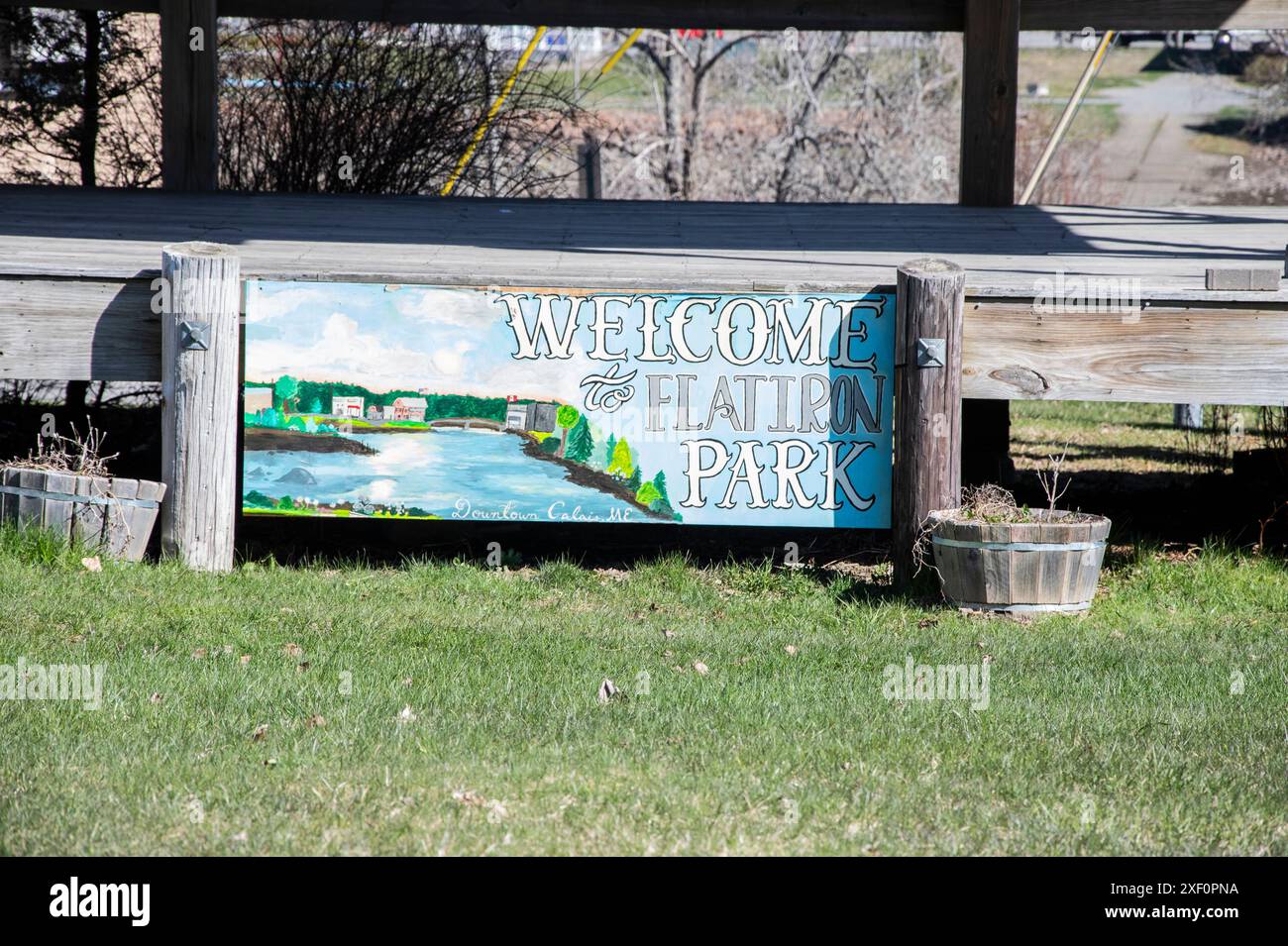 Willkommen im Flatiron Park im Stadtzentrum von Calais, Maine, USA Stockfoto