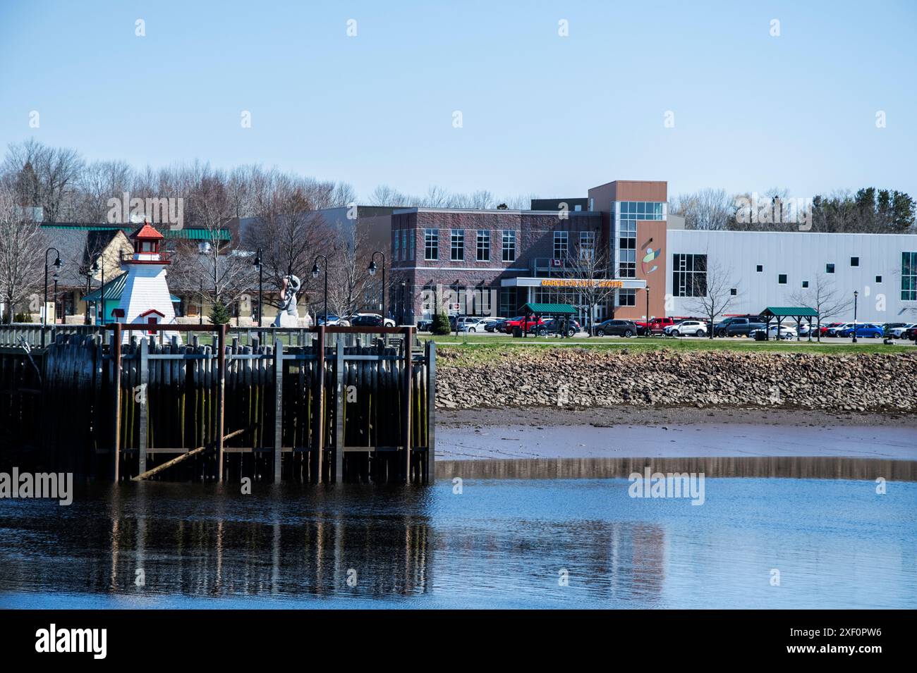 Blick auf St. Stephen, New Brunswick, Kanada, über den St. Croix River von Calais, Maine, USA Stockfoto