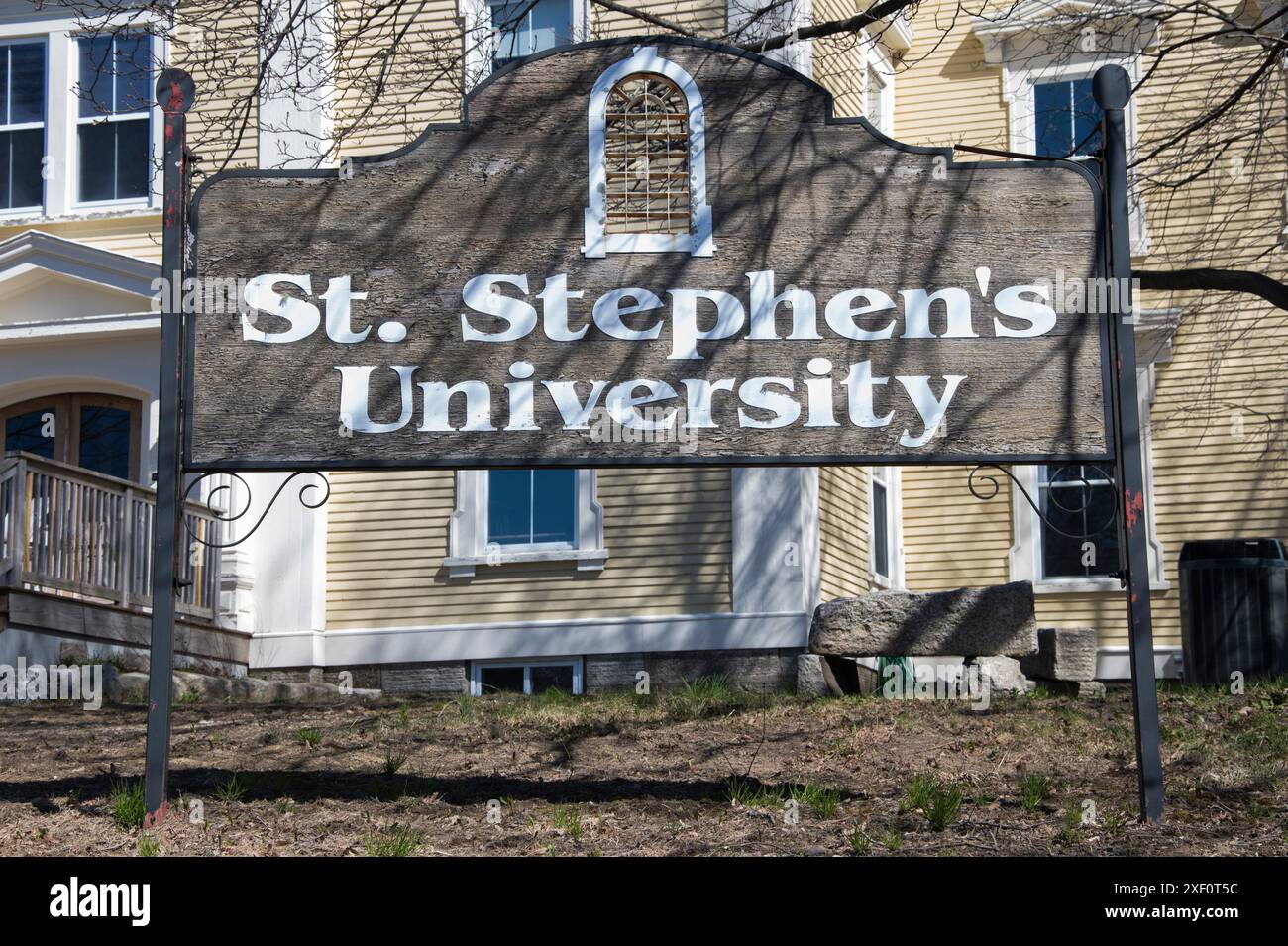 Schild zur St. Stephen's University an der Main Street in St. Stephen, New Brunswick, Kanada Stockfoto