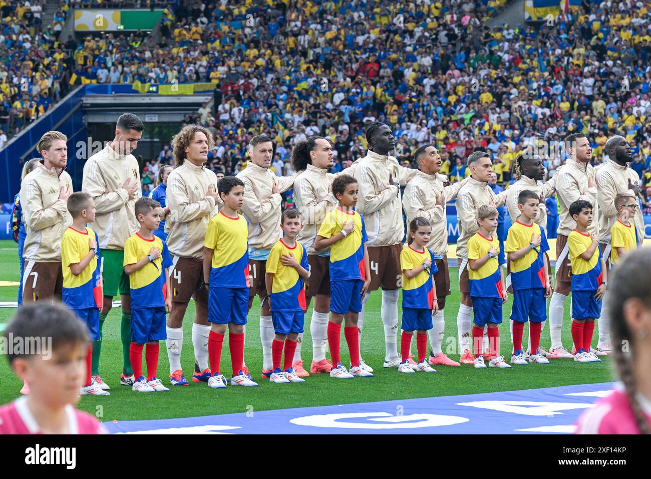 Belgisches Line-up-Team (Kevin de Bruyne (7), belgischer Torhüter Koen Casteels (1), belgischer Wout Faes (4), belgischer Timothy Castagne (21), belgischer Arthur Theate (3), belgischer Amadou Onana (24), belgischer Youri Tielemans (8) Leandro Trossard (9), Jeremy Doku (22) aus Belgien, Jan Vertonghen (5) aus Belgien, Romelu Lukaku (10) aus Belgien ) vor einem Fußballspiel zwischen den Nationalmannschaften der Ukraine und Belgiens, das am dritten Spieltag in der Gruppe E in der Gruppenphase des UEFA Euro 2024-Turniers die Roten Teufel genannt wurde, am Mittwoch, 26. Juni 2024 in Stuttgart Stockfoto