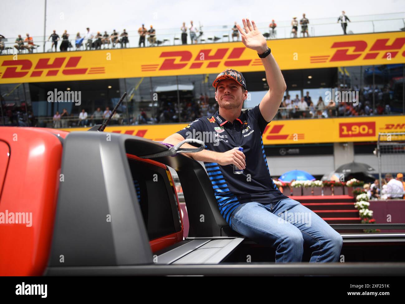 Spielberg, Österreich. 30. Juni 2024. Der niederländische Red Bull Racing Pilot Max Verstappen nimmt an der Fahrerparade vor dem Formel-1-Rennen in Spielberg, Österreich, am 30. Juni 2024 Teil. Quelle: He Canling/Xinhua/Alamy Live News Stockfoto