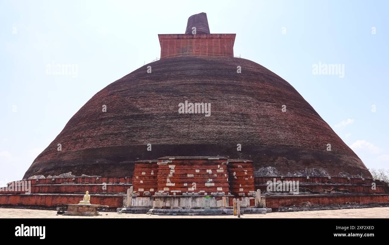 Jethawanaramaya Stupa, drittgrößtes Denkmal der Welt, wurde von König Mahasena im 3. Jahrhundert n. Chr. erbaut, UNESCO-Weltkulturerbe Stadt, Anuradhapura, S. Stockfoto