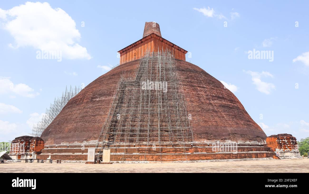 Jethawanaramaya Stupa, drittgrößtes Denkmal der Welt, wurde von König Mahasena im 3. Jahrhundert n. Chr. erbaut, UNESCO-Weltkulturerbe Stadt, Anuradhapura, S. Stockfoto