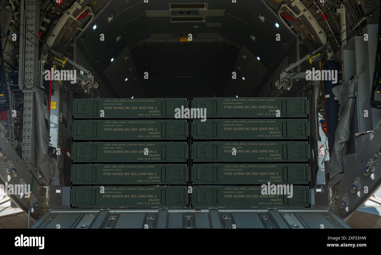Munition, die im Luftverkehr befördert wird Stockfoto