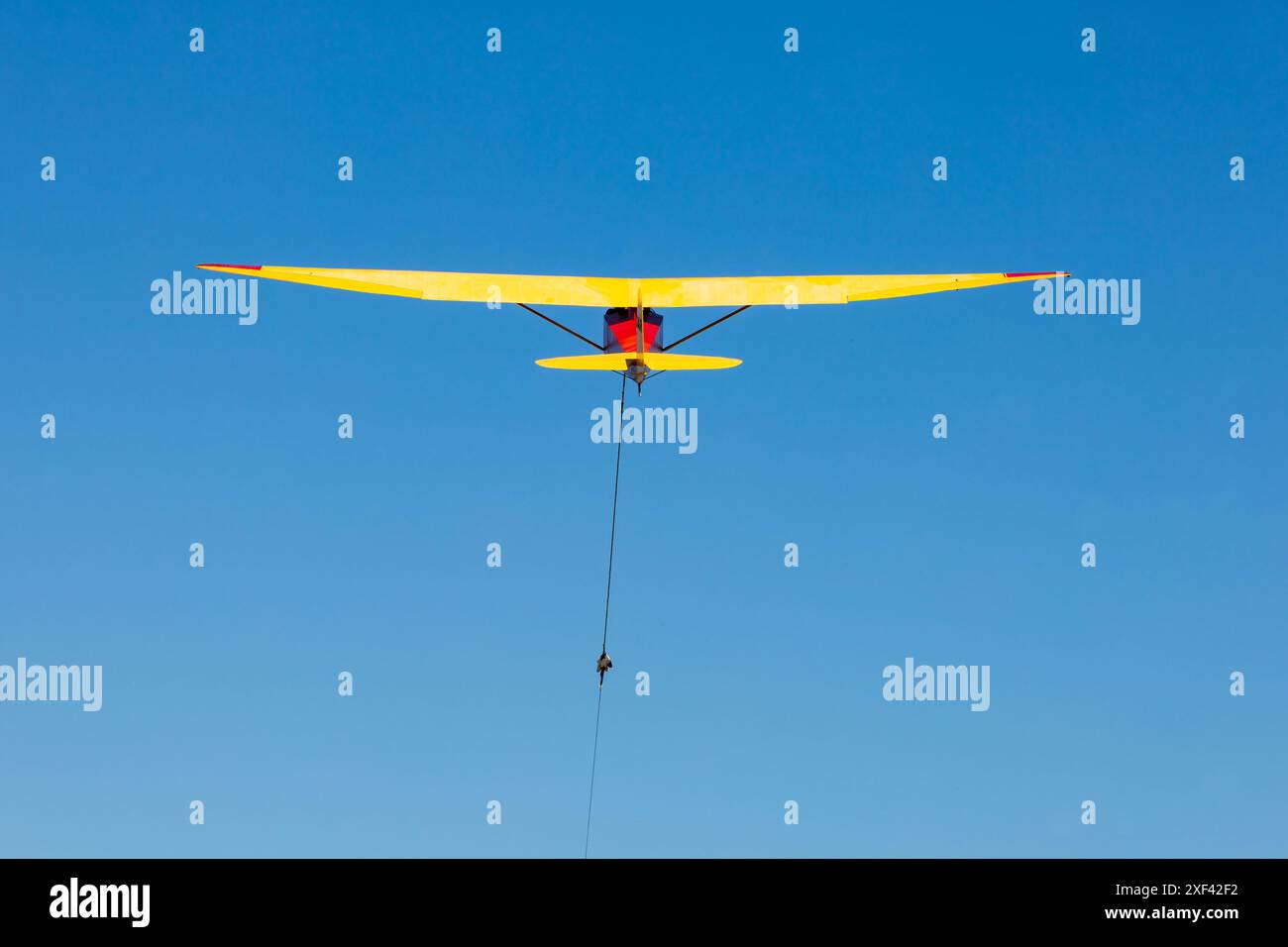 Der klassische Slingsby T21 Trainingssegler startet im Buckminster Gliding Club, Saltby, Lincolnshire, England Stockfoto