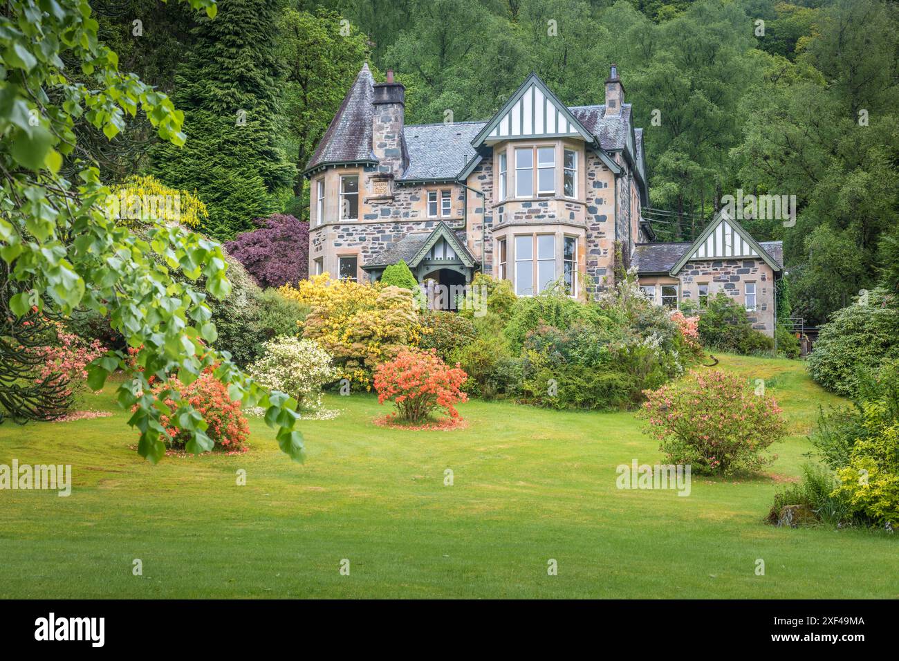 Geographie / Reise, Großbritannien, Schottland, Manor mit schönem Garten in Aberfoyle, ADDITIONAL-RIGHTS-CLEARANCE-INFO-NOT-AVAILABLE Stockfoto