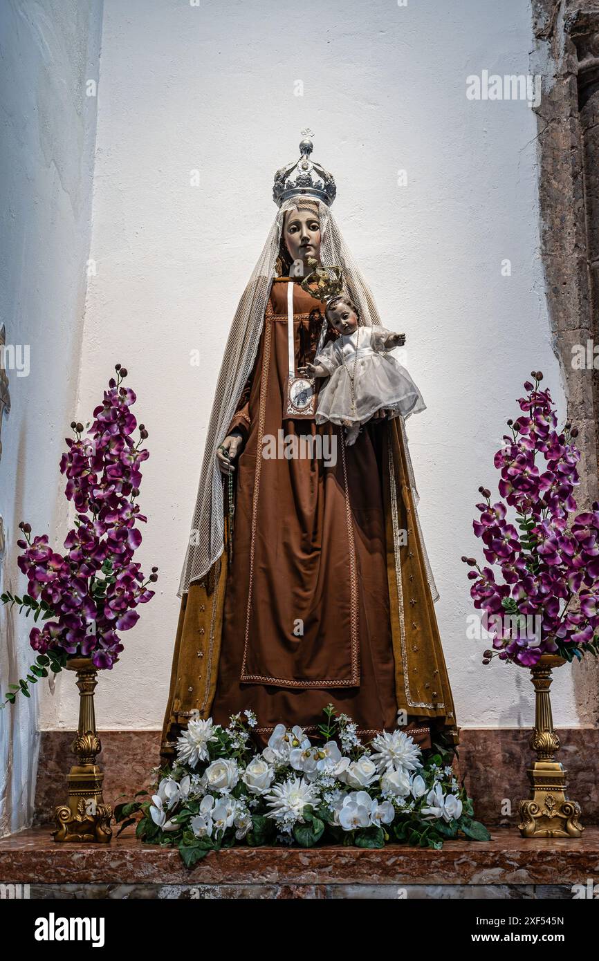 Das Innere des Klosters Jesu von Setubal in Portugal. Kirche des ehemaligen Klosters Jesu. Das erste Gebäude im Manuelinstil in Portugal Stockfoto