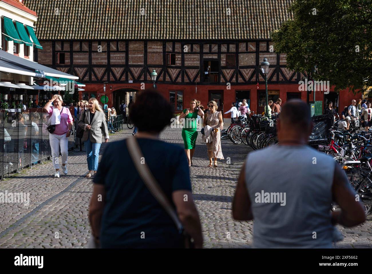 Daily Life, Lilla torg (auf Deutsch: Platz) in Malmö, Schweden, Freitag. Stockfoto