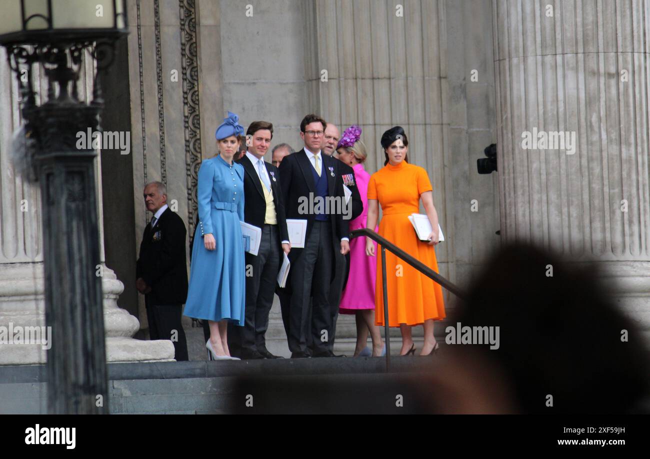 London, Großbritannien. Juni 2022. Prinzessin Eugenie und Beatrice kommen mit Ehemännern am Thanksgiving in der St. Pauls Cathedral an, als Teil der Feier zum Platinum-Jubiläum von HM der Königin Elizabeth Stockfoto