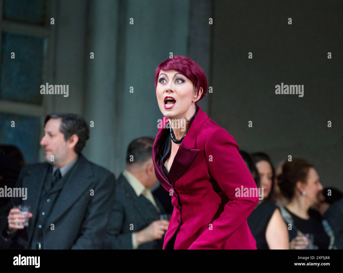 Veronica Simeoni (Preziosilla) in LA FORZA DEL DESTINO (die Macht des Schicksals) an der Royal Opera, Covent Garden, London WC2 21/03/2019 Musik: Giuseppe Verdi Dirigent: Antonio Pappano Design: Christian Schmidt Beleuchtung: OLAF Winter Choreograf: Otto Pichler ursprünglicher Regisseur: Christof Loy Stockfoto