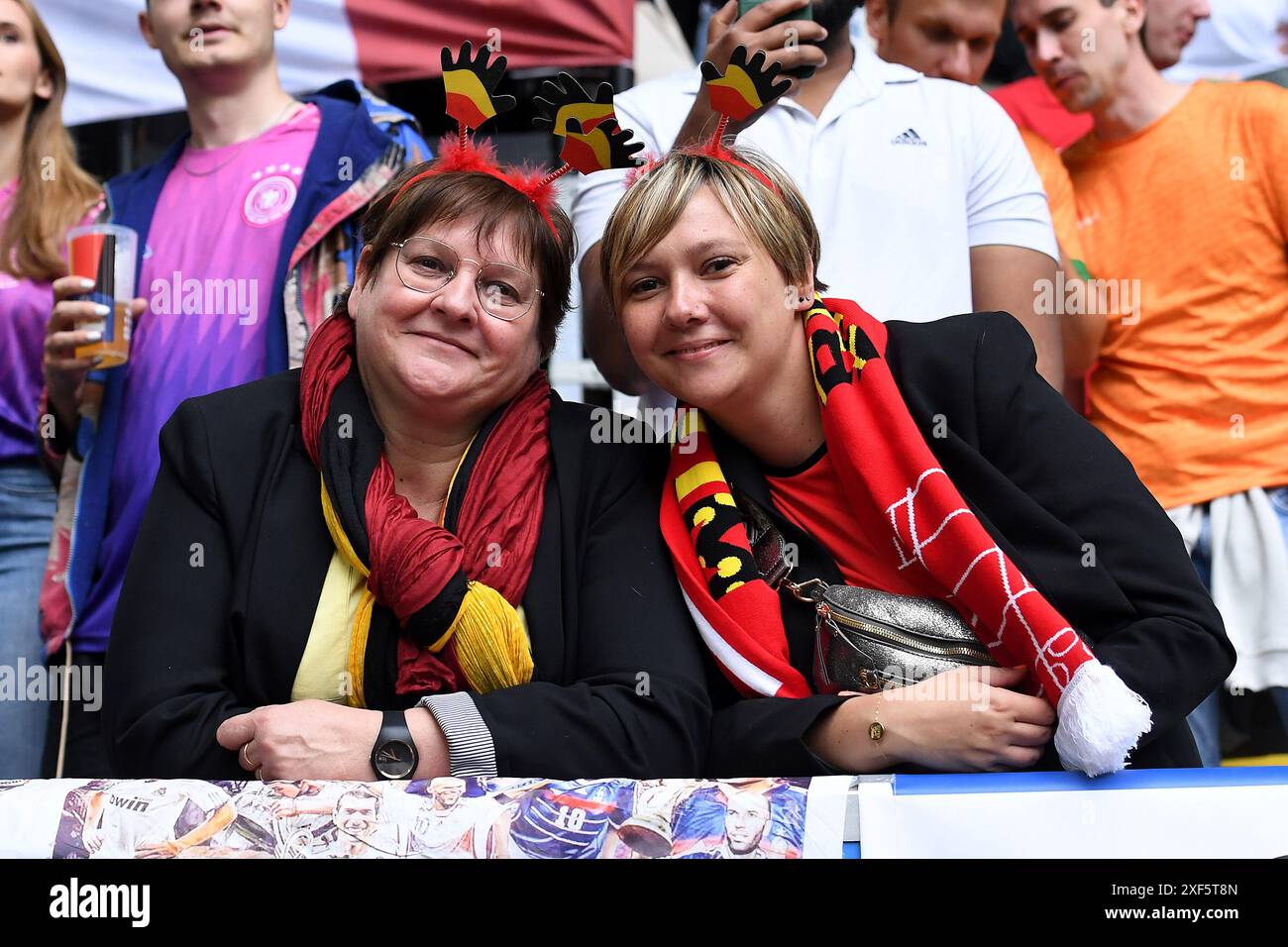 Fussball UEFA EURO 2024 Achtelfinale Frankreich - Belgien am 01.07.2024 in der Düsseldorf Arena in Düsseldorf Fans/Zuschauer Belgien Foto: Revierfoto Credit: ddp Media GmbH/Alamy Live News Stockfoto