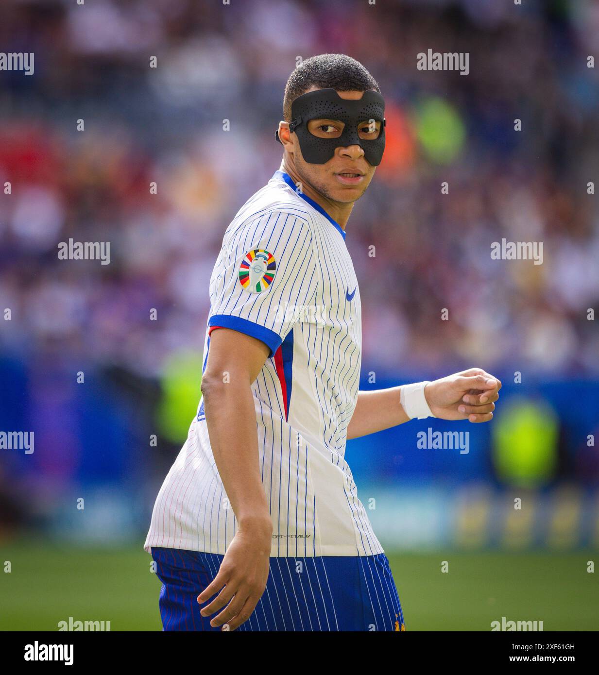 Düsseldorf, Deutschland. Juli 2024. Kylian Mbappe (FRA) mit Gesichtsmaske Frankreich - Belgien Frankreich - Belgien 01.07.2024 Credit: Moritz Müller/Alamy Live News Stockfoto