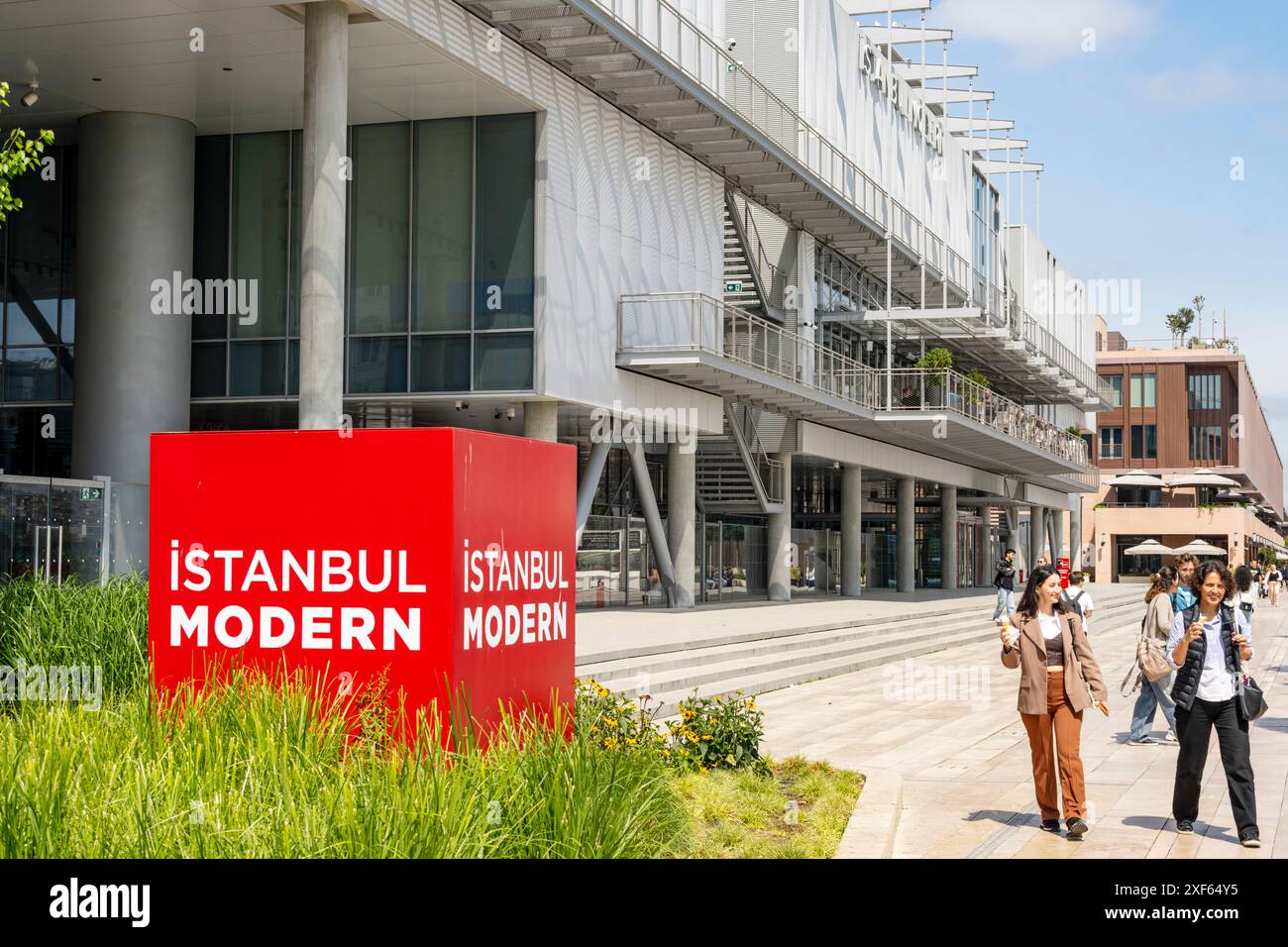 Türkei, Istanbul, Tophane, Galataport, Kunstmuseum Istanbul Modern, Museum für Kunst der Gegenwart in Istanbul (Fassade zur Wasserseite) Stockfoto