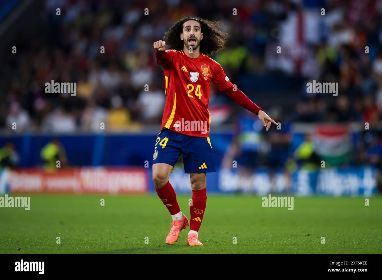 Köln, Deutschland. 30. Juni 2024. Marc Cucurella von Spanien gibt während des Achtelfinale der UEFA EURO 2024 Gesten. Quelle: Nicolò Campo/Alamy Live News Stockfoto