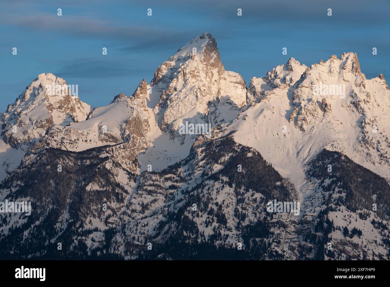 USA, Wyoming, Grand Teton National Park. Nordöstlicher Aspekt der Teton Range im Winter. Stockfoto