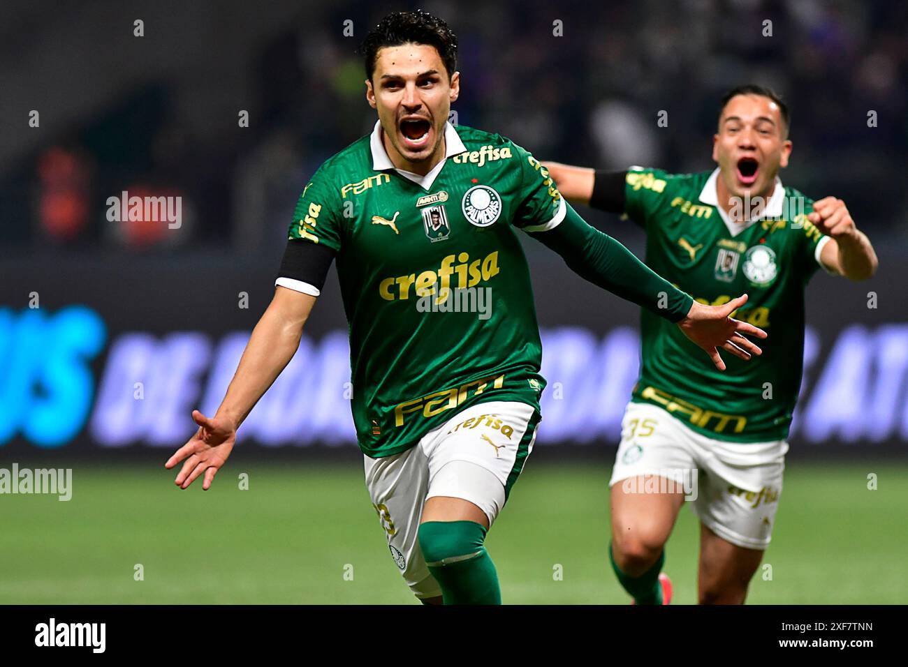 São Paulo (SP), 07/2024 - Fußball/PALMEIRAS X CORINTHIANS - Rafael Veiga aus Palmeiras - Spiel zwischen PALMEIRAS X CORINTHIANS, gültig für die dreizehnte Runde der brasilianischen Meisterschaft, die in der Allianz Parque Arena in São Paulo am Abend dieses montag, 01. (Foto: Eduardo Carmim/Alamy Live News) Stockfoto