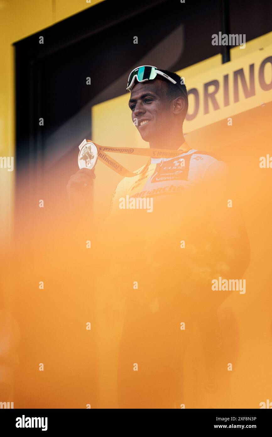 Bild von Zac Williams/SWpix.com - 01/07/2024 - Radfahren - 2024 Tour de France - Stage 3 Piacenza nach Turin - Italien - Biniam Girmaye, Intermarche Wanty, gewinnt Stage 3. Quelle: SWpix/Alamy Live News Stockfoto