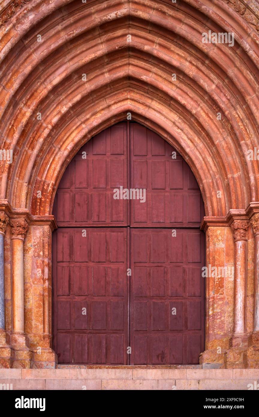 Silves, Eingangsportal, Kathedrale, SE Catedral de Silves, Algarve, Portugal Stockfoto