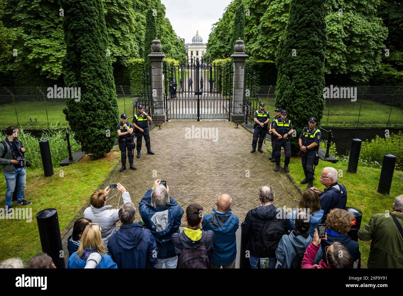Den Haag, Niederlande. Juli 2024. DIE HAAG - Zuschauer vor dem Tor des ...