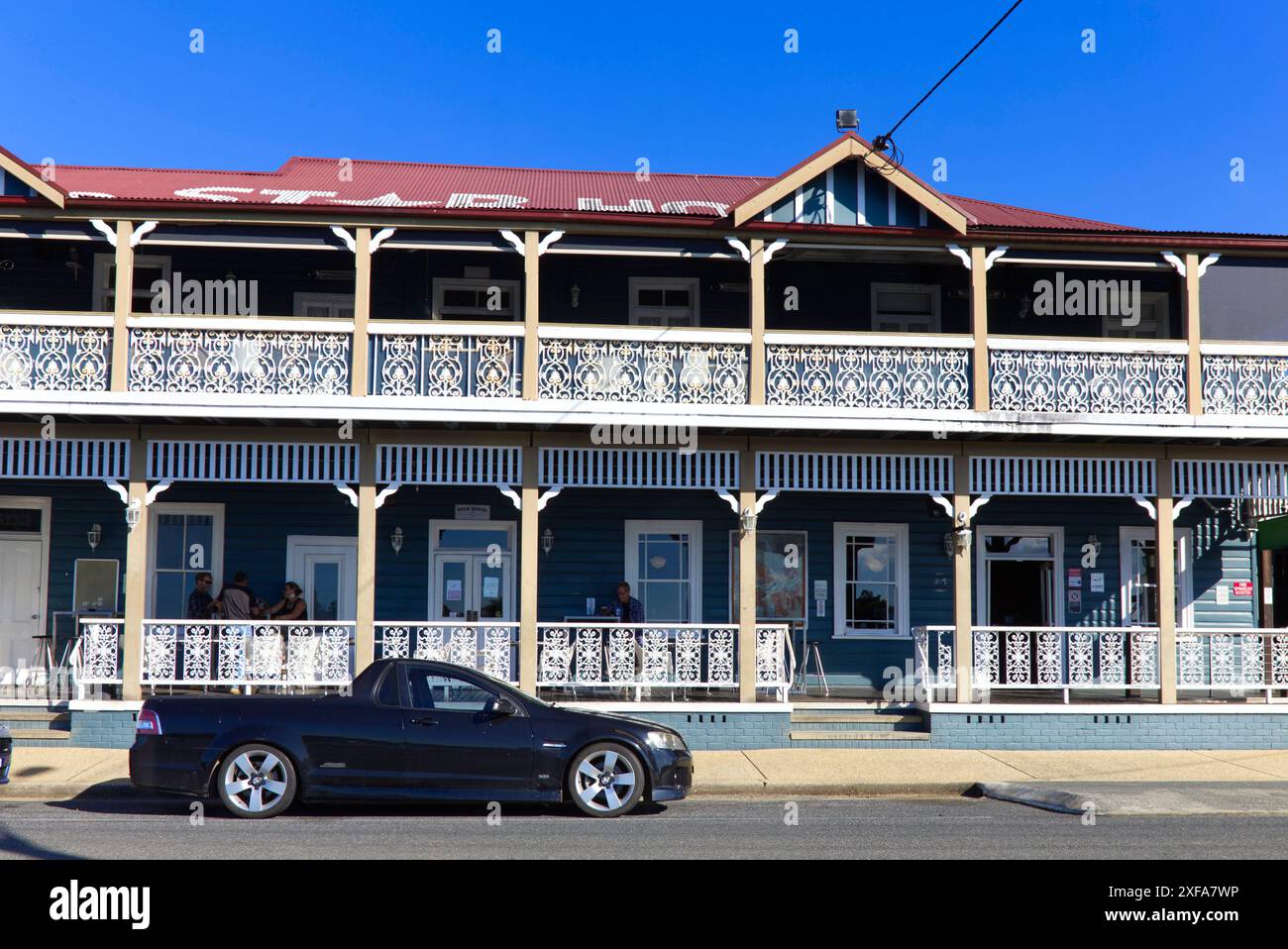 Ein zweistöckiges Gebäude, bekannt als das historische Star Hotel, am Ufer des Nambucca River in Macksville, New South Wales, Australien. Stockfoto