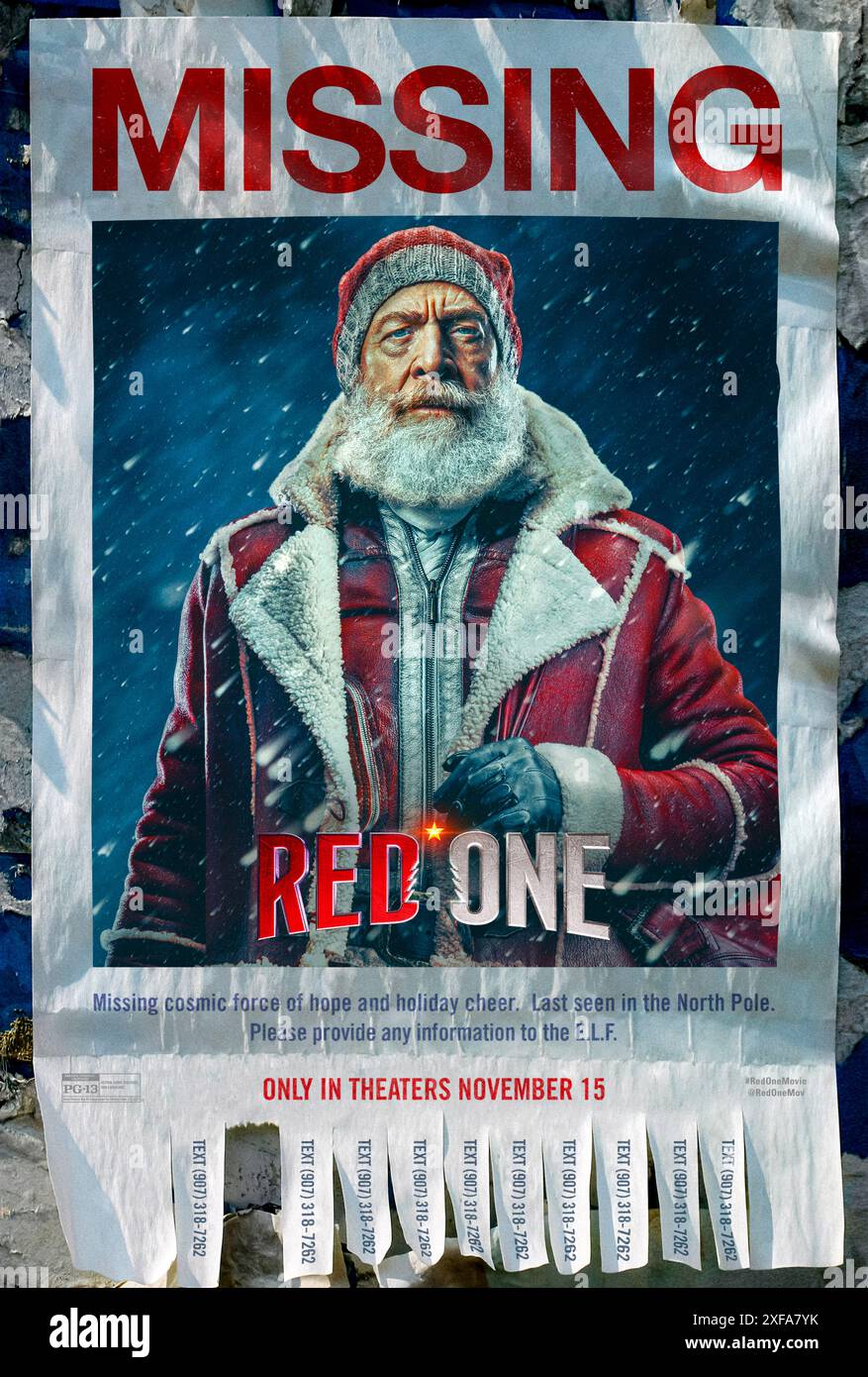 Red One (2024) von Jake Kasdan mit J.K. Simmons, Dwayne Johnson, Chris Evans und Lucy Liu. Nachdem der Weihnachtsmann – Codename: RED ONE – entführt wurde, muss sich der Sicherheitschef des Nordpols mit dem berüchtigtsten Kopfgeldjäger der Welt in einer actiongeladenen Mission zusammenschließen, um Weihnachten zu retten. Poster FÜR US-Teaser ***NUR FÜR REDAKTIONELLE ZWECKE***. Quelle: BFA/Amazon Studios Stockfoto