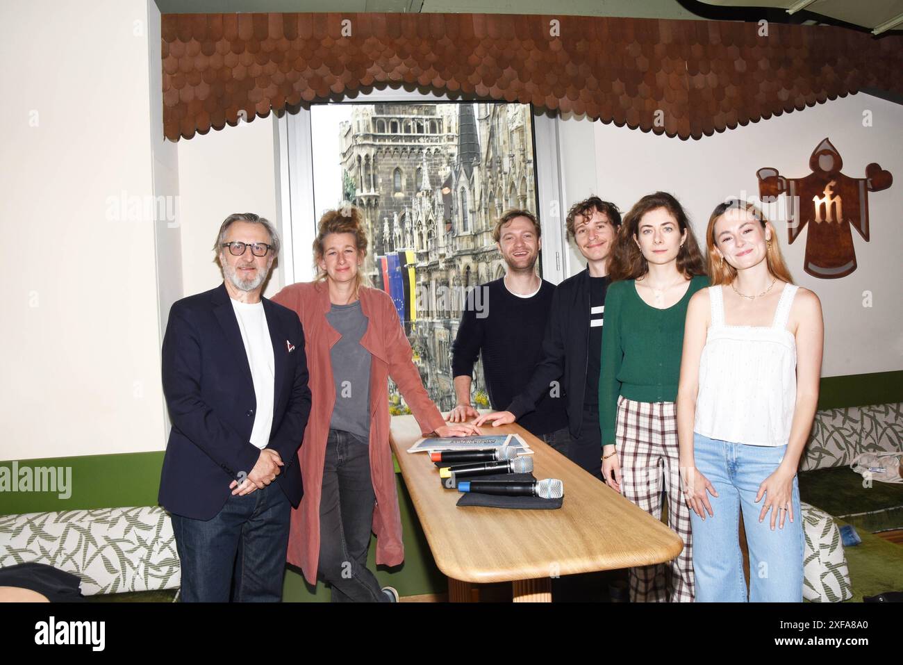 Robert Marciniak Produzent Neele Vollmar Regisseurin Vincent Redetzki, Schauspieler Anton von Lucke Schauspieler Amy Benkenstein Schauspielerin Lea van Acken Schauspielerin Muenchen 02.07.2024 Ludwig Beck,-Lieblingsfilm- Filmfest Muenchen Matinee Filmtalk Call Me Levi Muenchen *** Robert Marciniak Produzent Neele Vollmar Regisseur Vincent Redetzki, Schauspieler Anton von Lucke Schauspieler Amy Benkenstein Schauspielerin Lea van Acken Schauspielerin München 02 07 2024 Ludwig Beck, Lieblingsfilm Filmfest München Matinee Filmtalk Call Me Levi Muenchen Stockfoto