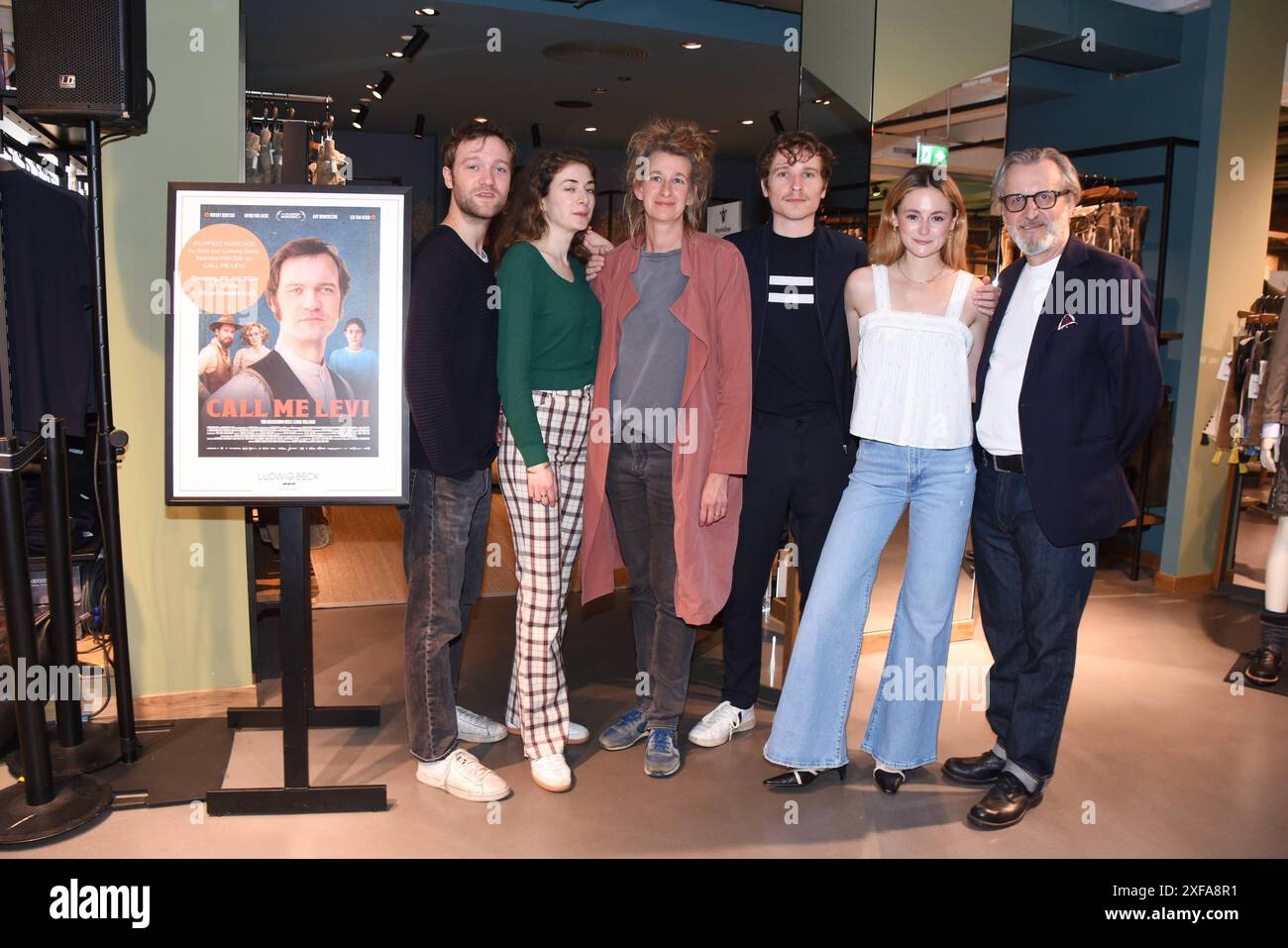 Vincent Redetzki, Schauspieler Amy Benkenstein Schauspielerin Neele Vollmar Regisseurin Anton von Lucke Schauspieler Lea van Acken Schauspielerin Robert Marciniak Produzent Muenchen 02.07.2024 Ludwig Beck-Lieblingsfilm-Filmfest München Matinee Filmtalk Call Me Levi Muenchen *** Vincent Redetzki, Schauspieler Amy Benkenstein Schauspielerin Neele Vollmar Regisseur Anton von Lucke Schauspieler Lea van Acken Schauspielerin Robert Marciniak Produzent München 02 07 2024 Ludwig Beck Lieblingsfilm Filmfest München Matinee Filmtalk nenn mich Levi Muenchen Stockfoto