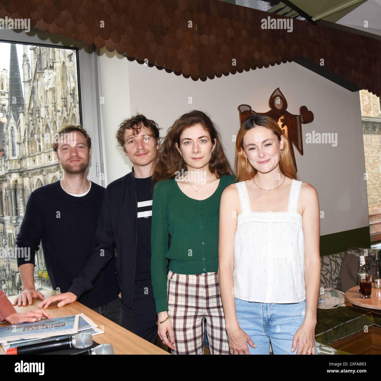 Vincent Redetzki,Schauspieler Anton von Lucke Schauspieler Amy Benkenstein Schauspielerin Lea van Acken Schauspielerin Muenchen 02.07.2024 Ludwig Beck,-Lieblingsfilm -Filmfest Muenchen Matinee Filmtalk Call Me Levi Muenchen *** Vincent Redetzki,Schauspieler Anton von Lucke Schauspieler Amy Benkenstein Schauspielerin Lea van Acken Schauspielerin München 02 07 2024 Ludwig Beck, Lieblingsfilm Filmfest München Matinee Filmtalk Nennen Sie mich Levi Muenchen Stockfoto