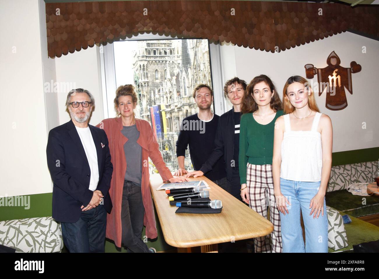 Robert Marciniak Produzent Neele Vollmar Regisseurin Vincent Redetzki, Schauspieler Anton von Lucke Schauspieler Amy Benkenstein Schauspielerin Lea van Acken Schauspielerin Muenchen 02.07.2024 Ludwig Beck,-Lieblingsfilm- Filmfest Muenchen Matinee Filmtalk Call Me Levi Muenchen *** Robert Marciniak Produzent Neele Vollmar Regisseur Vincent Redetzki, Schauspieler Anton von Lucke Schauspieler Amy Benkenstein Schauspielerin Lea van Acken Schauspielerin München 02 07 2024 Ludwig Beck, Lieblingsfilm Filmfest München Matinee Filmtalk Call Me Levi Muenchen Stockfoto