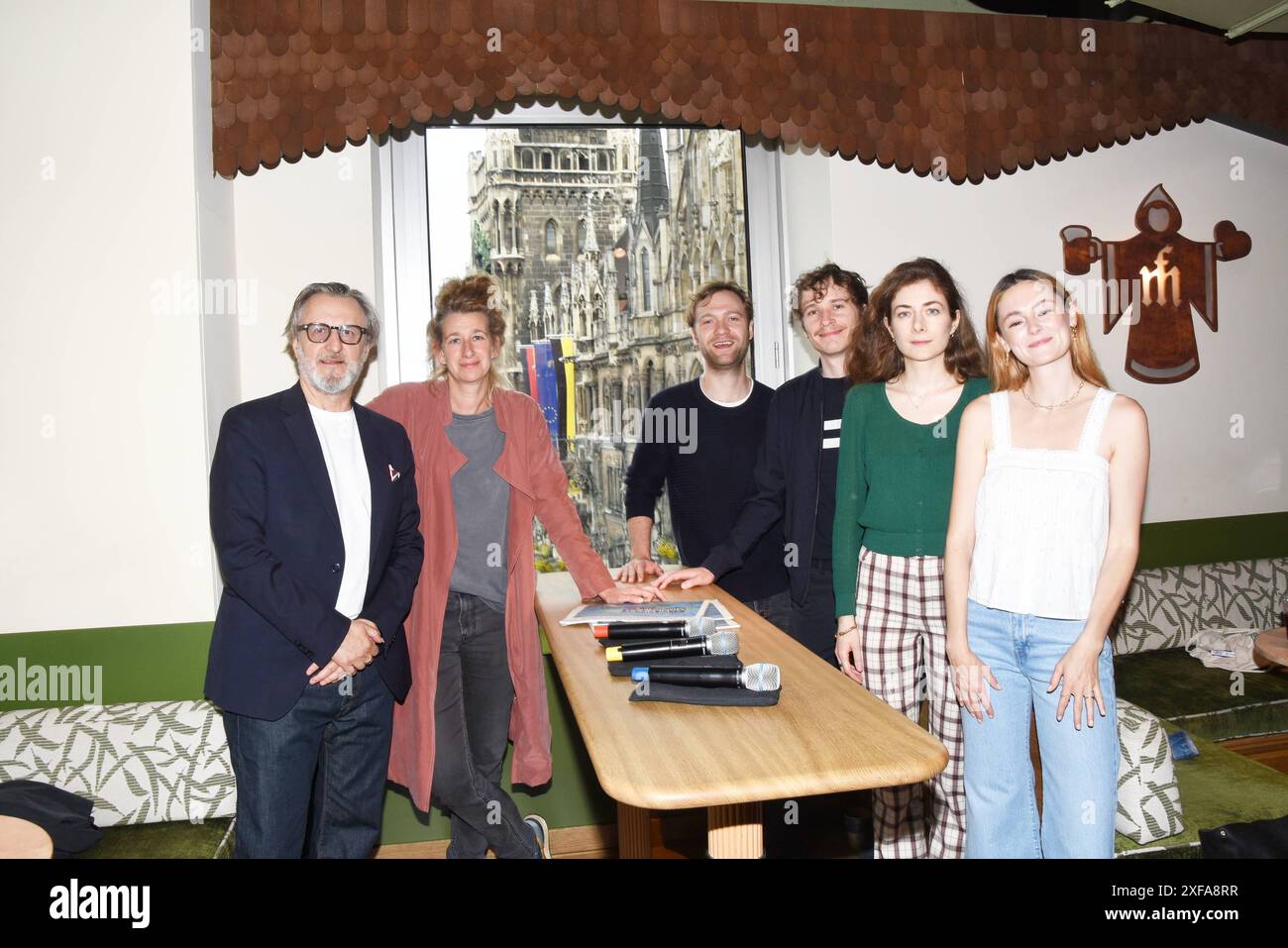 Robert Marciniak Produzent Neele Vollmar Regisseurin Vincent Redetzki, Schauspieler Anton von Lucke Schauspieler Amy Benkenstein Schauspielerin Lea van Acken Schauspielerin Muenchen 02.07.2024 Ludwig Beck,-Lieblingsfilm- Filmfest Muenchen Matinee Filmtalk Call Me Levi Muenchen *** Robert Marciniak Produzent Neele Vollmar Regisseur Vincent Redetzki, Schauspieler Anton von Lucke Schauspieler Amy Benkenstein Schauspielerin Lea van Acken Schauspielerin München 02 07 2024 Ludwig Beck, Lieblingsfilm Filmfest München Matinee Filmtalk Call Me Levi Muenchen Stockfoto