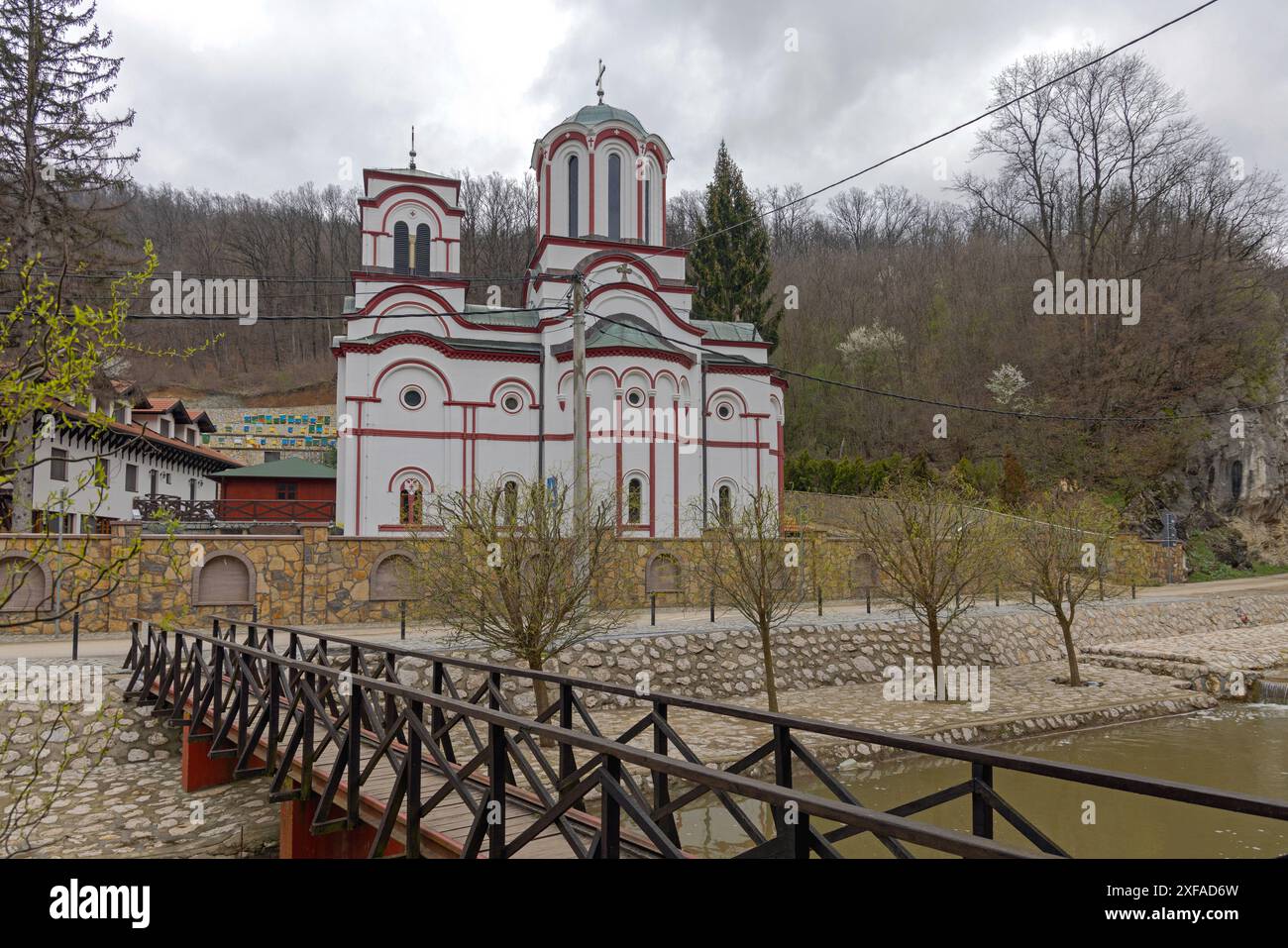 Serbisch-orthodoxe Kirche St. Erzengel Gabriel im Kloster Tumane aus dem 14. Jahrhundert Stockfoto