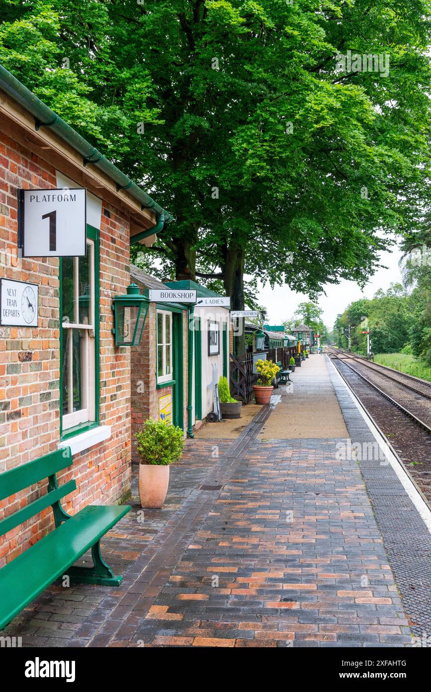 Holts historischer Bahnhofssteig - Teil der North Norfolk Railway's Poppy Line Stockfoto