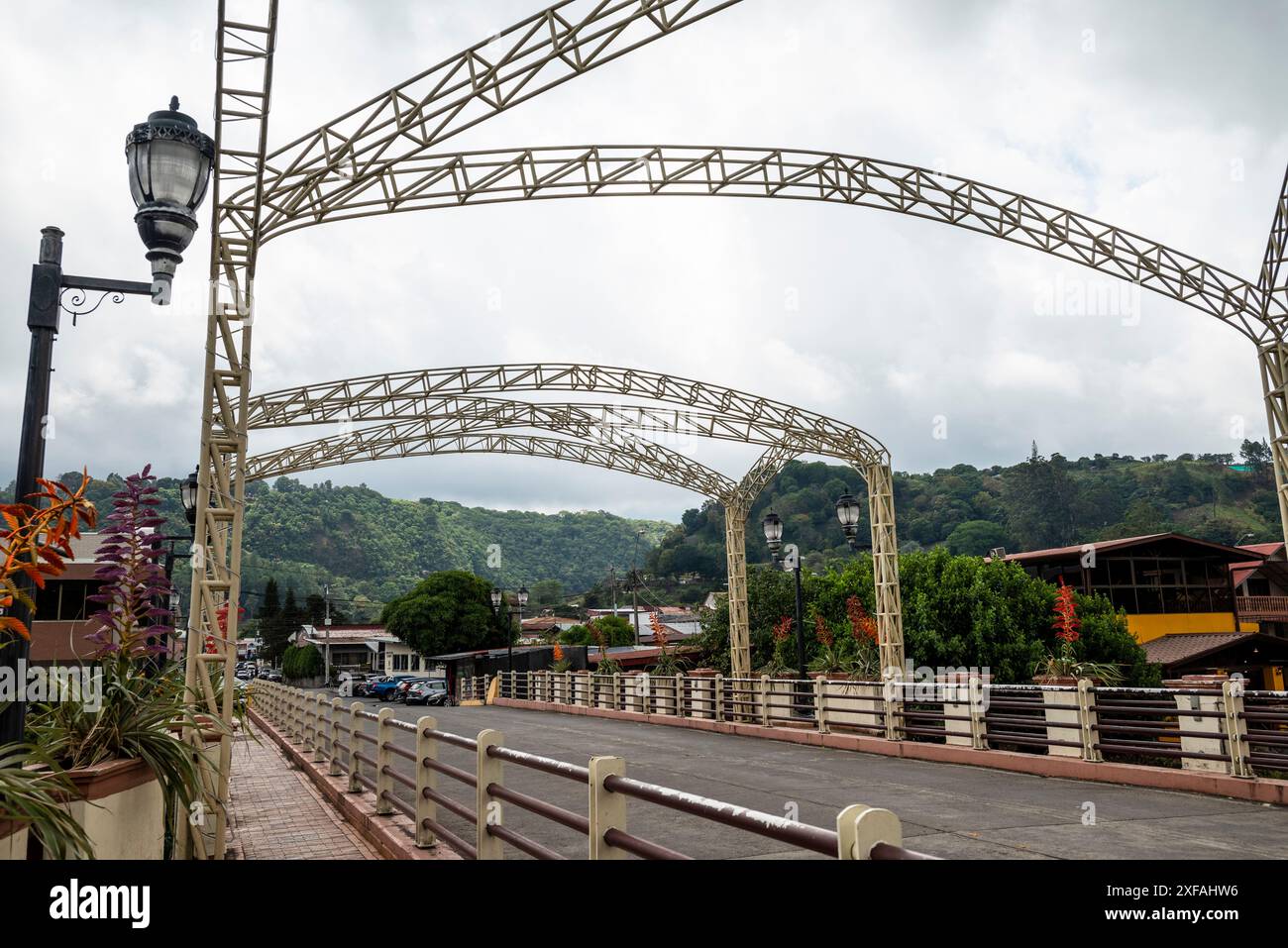 Brücke über den Fluss Caldera, Boquete, eine kleine Bergstadt in der Provinz Chiriquí, Panama Stockfoto