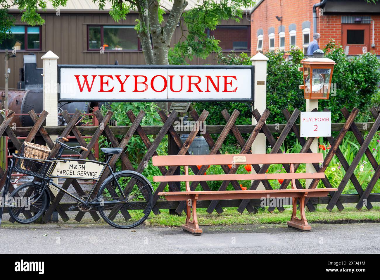Weybourne Bahnhofsschild, Teil der restaurierten historischen Poppy Line der North Norfolk Railways Stockfoto