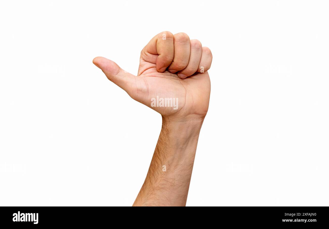 Männliche Hand zeigt Daumen oder zählt vier auf den Fingern. Stockfoto