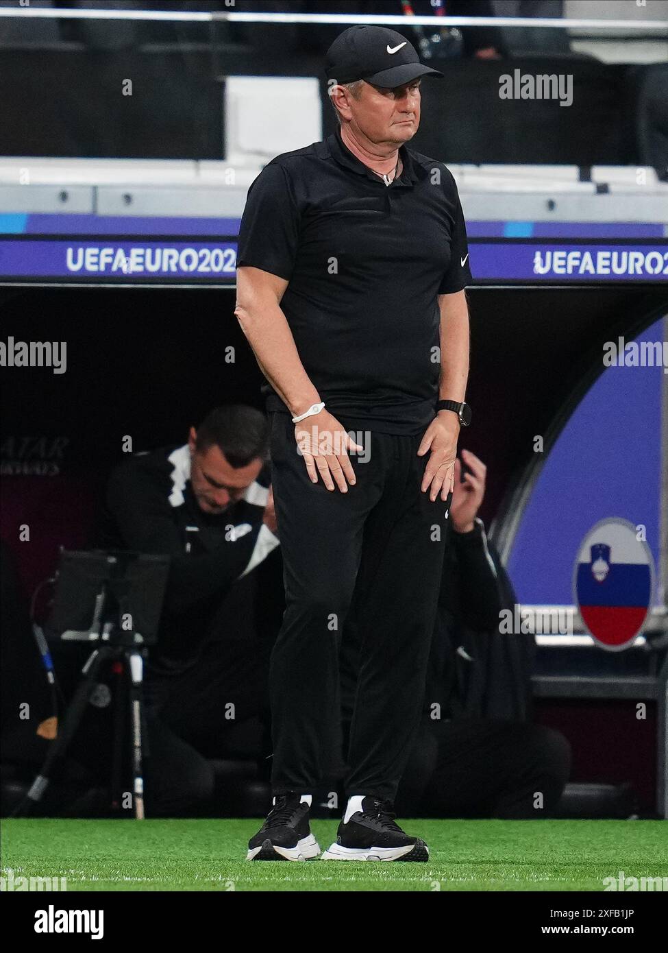 Der slowenische Cheftrainer Matjaz Kek spielte am 1. Juli 2024 in der Frankfurter Arena beim Spiel der UEFA Euro 2024 zwischen Portugal und Slowenien im Achtelfinale. (Foto: Bagu Blanco/PRESSINPHOTO) Credit: PRESSINPHOTO SPORTS AGENCY/Alamy Live News Stockfoto