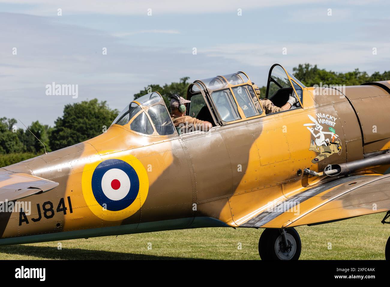 Harvard 4 Registrierung G-BJS, beim Shuttleworth Festival of Flight, Juni 2024 Stockfoto