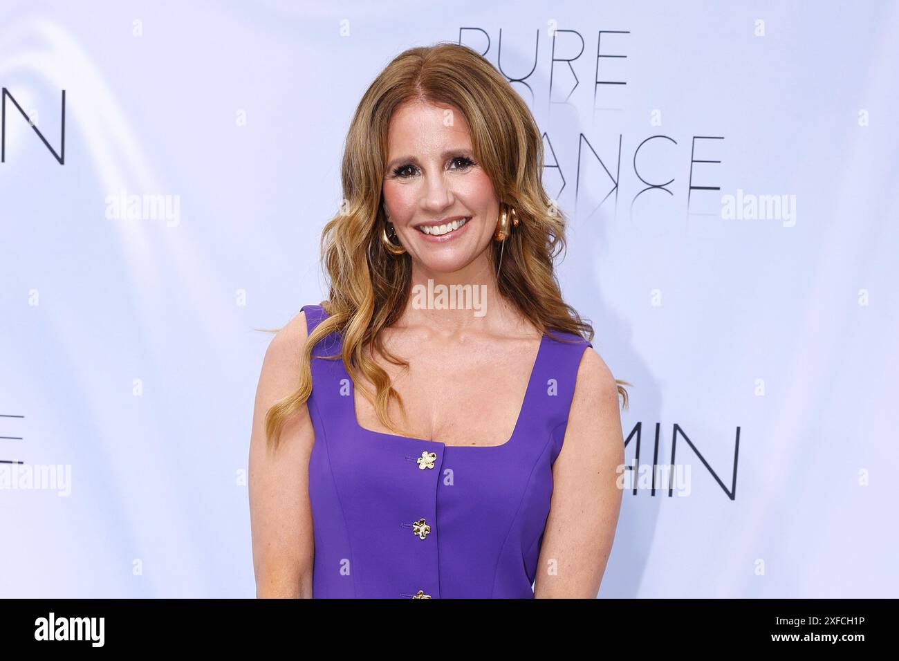 Mareile Hoeppner bei der Marc Cain Pure Radiance Modenschau am 2.07.2024 im Rahmen der Fashion Week Berlin im Kolonnade mit Triumphtor am Neuen Palais Stockfoto