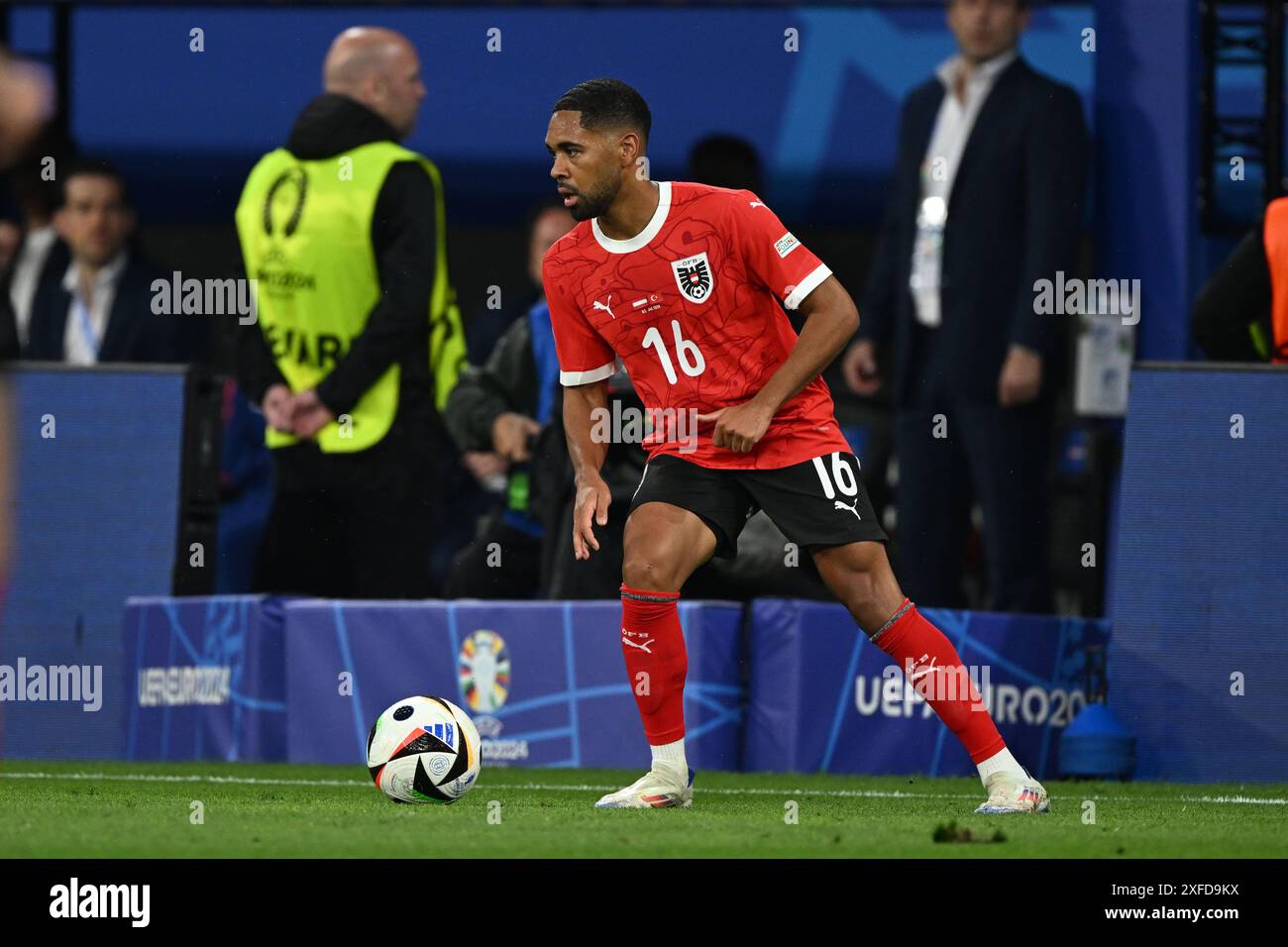 Phillipp Mwene (Österreich) während des Spiels zur UEFA Euro Deutschland 2024 zwischen Österreich 1-2 Türkei im Leipziger Stadion am 02. Juli 2024 in Leipzig. Quelle: Maurizio Borsari/AFLO/Alamy Live News Stockfoto