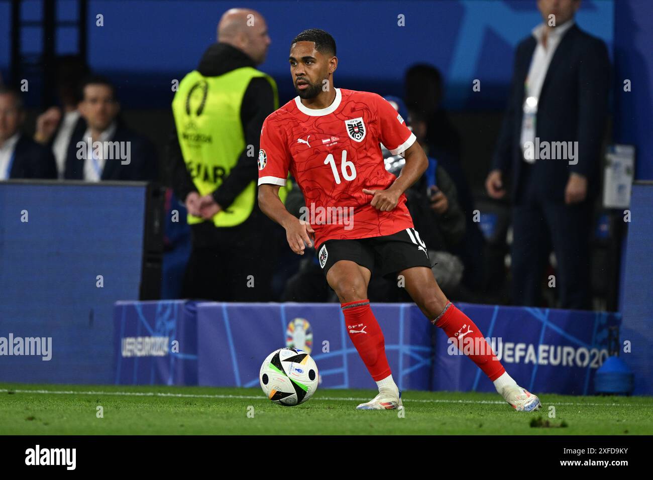 Phillipp Mwene (Österreich) während des Spiels zur UEFA Euro Deutschland 2024 zwischen Österreich 1-2 Türkei im Leipziger Stadion am 02. Juli 2024 in Leipzig. Quelle: Maurizio Borsari/AFLO/Alamy Live News Stockfoto