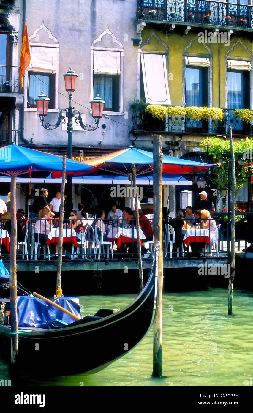Restaurant am Canal Grande, Venedig, Italien Stockfoto