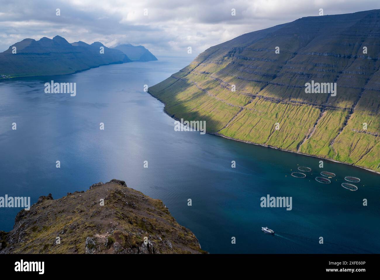 Dänemark, Färöer, Bordoy, Klaksvik, Klakkur-Gipfel, Kalsoy Island auf der linken Seite, Kunoy Island auf der rechten Seite Stockfoto