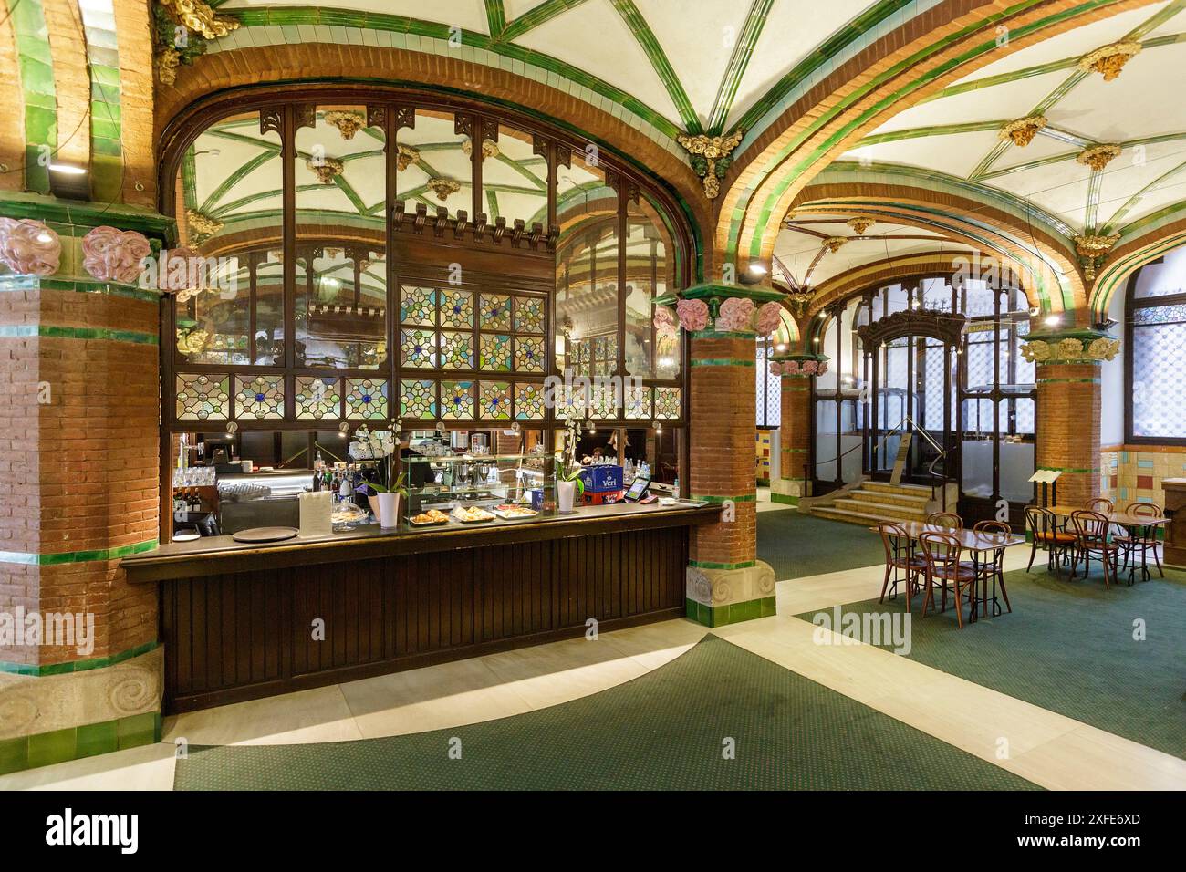 Spanien, Katalonien, Barcelona, das Foyer wurde 1989 von den Architekten Carles Diaz und Oscar Tusquets im Zuge der Renovierung des Innenteils erbaut Stockfoto