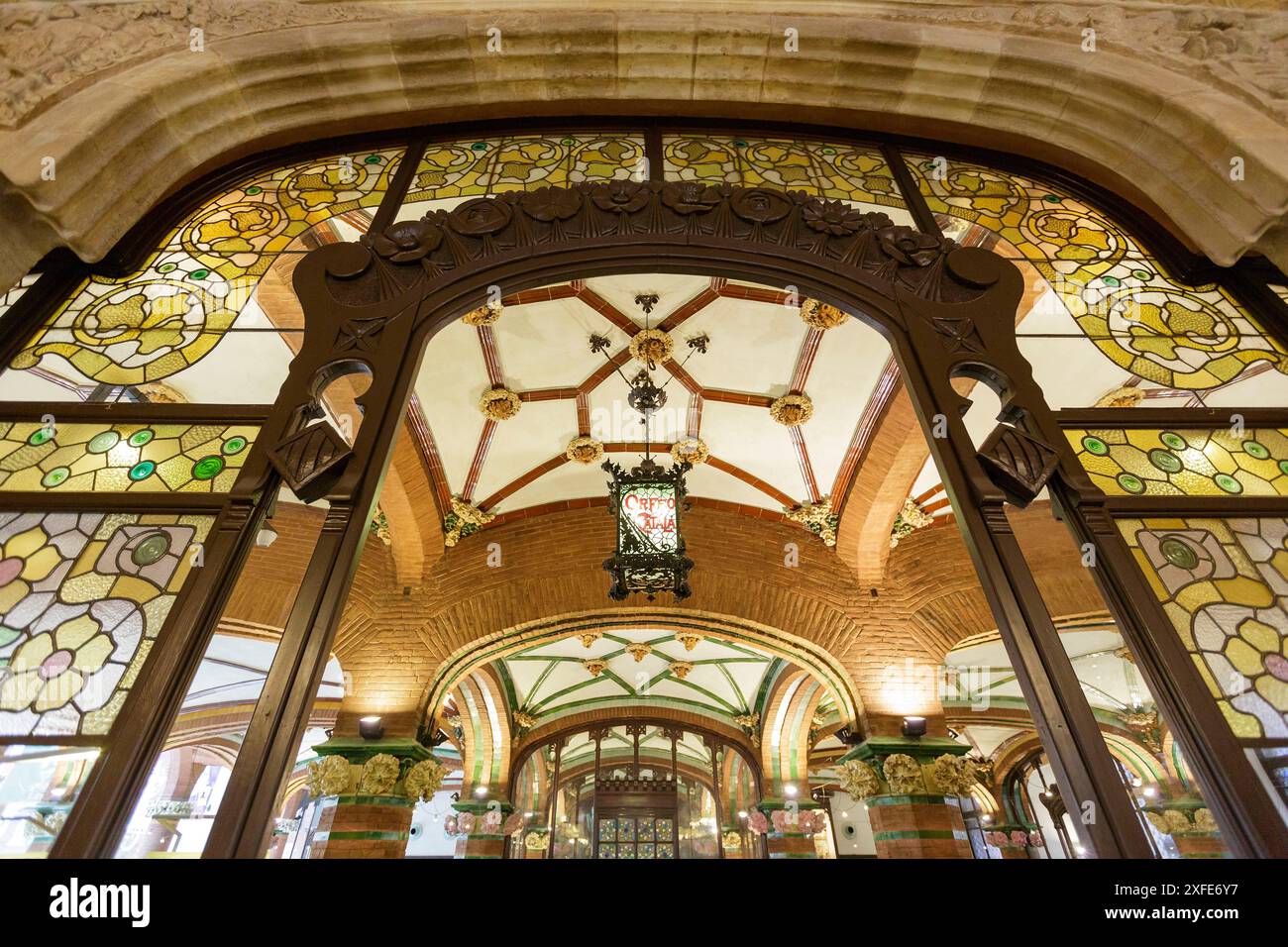 Spanien, Katalonien, Barcelona, das Foyer wurde 1989 von den Architekten Carles Diaz und Oscar Tusquets im Zuge der Renovierung des Innenteils erbaut Stockfoto